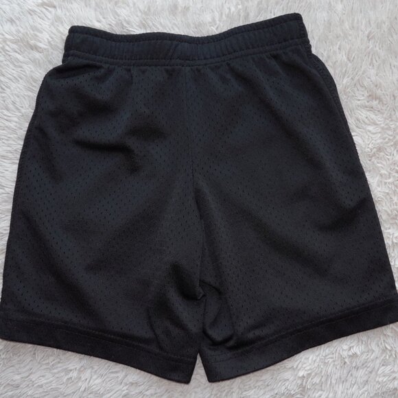 Boys Size 6 Nike Black Dri-Fit Mesh Shorts, 6" Inseam - Picture 6 of 6